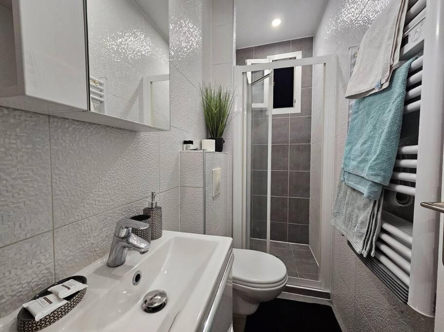Appartement Proche Metro Paris Pantin Exterior photo